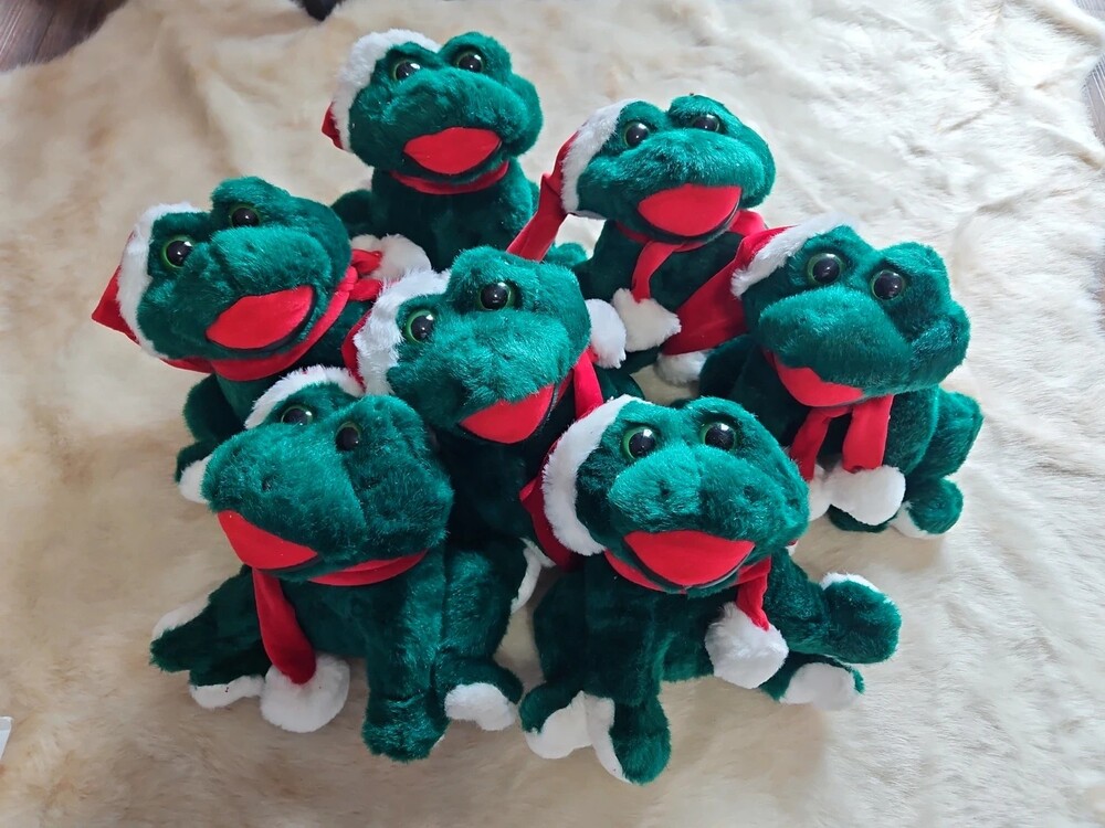 Vintage Tony U.S.A. Inc. Christmas Santa Frog Plush Musical Jingle Bells
